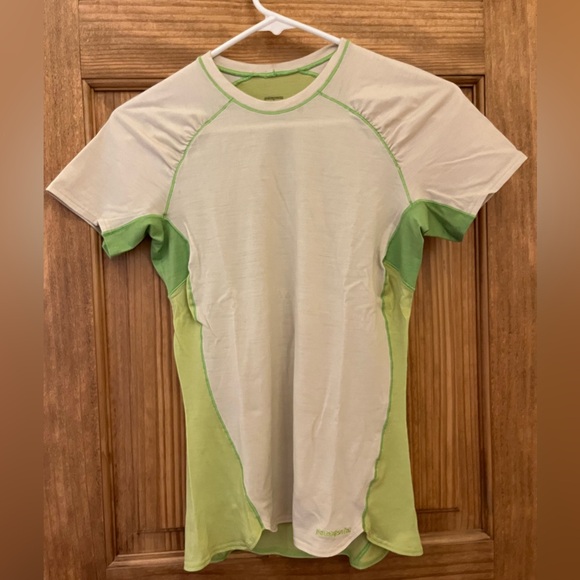 Patagonia Women’s XS Merino Wool Tee - Picture 1 of 6